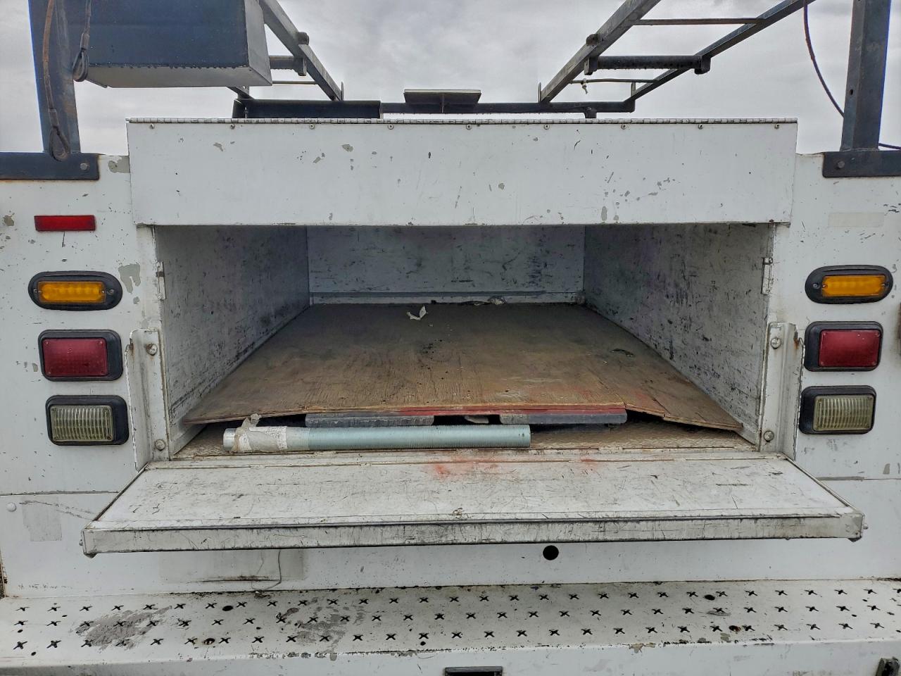 Chevrolet Silverado C2500 Heavy Duty Image 10