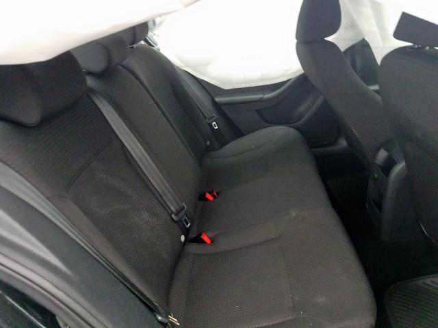 Volkswagen Jetta S Image 9