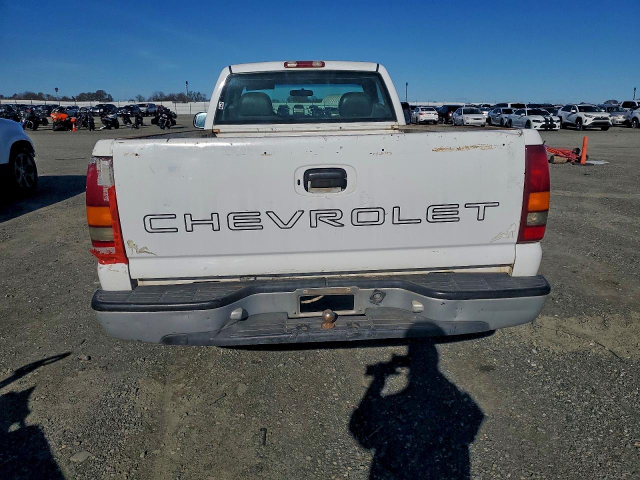 Chevrolet Silverado C1500 Image 2