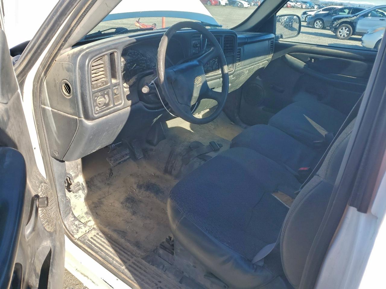 Chevrolet Silverado C1500 Image 7