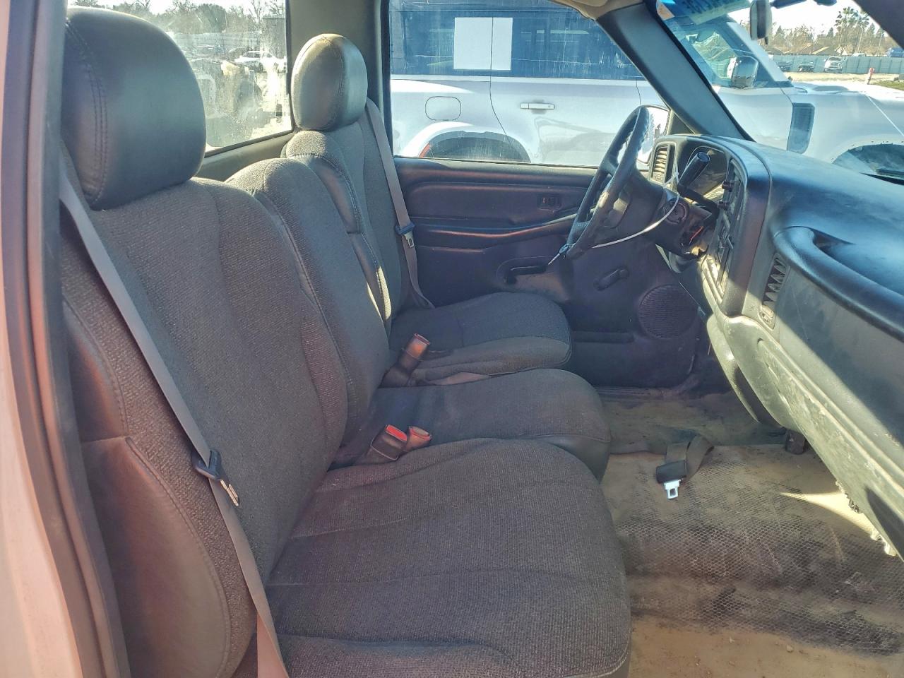 Chevrolet Silverado C1500 Image 9