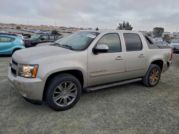  Salvage Chevrolet Avalanche
