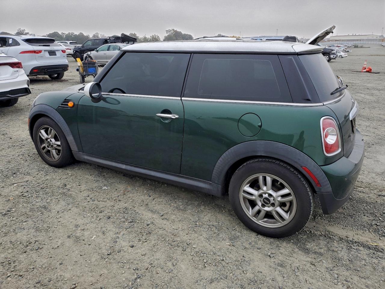 MINI Cooper Image 2