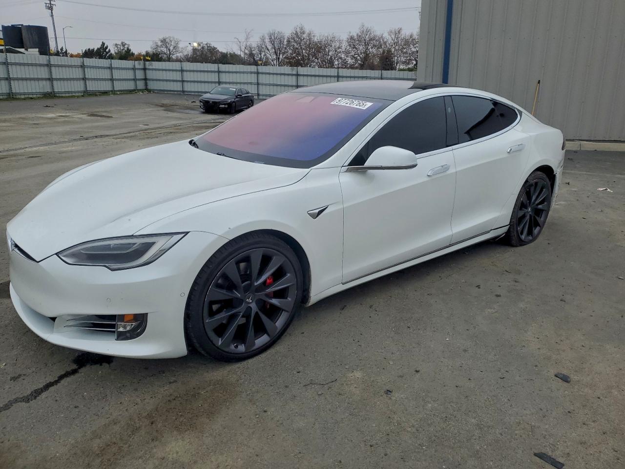 Tesla Model S Image 1