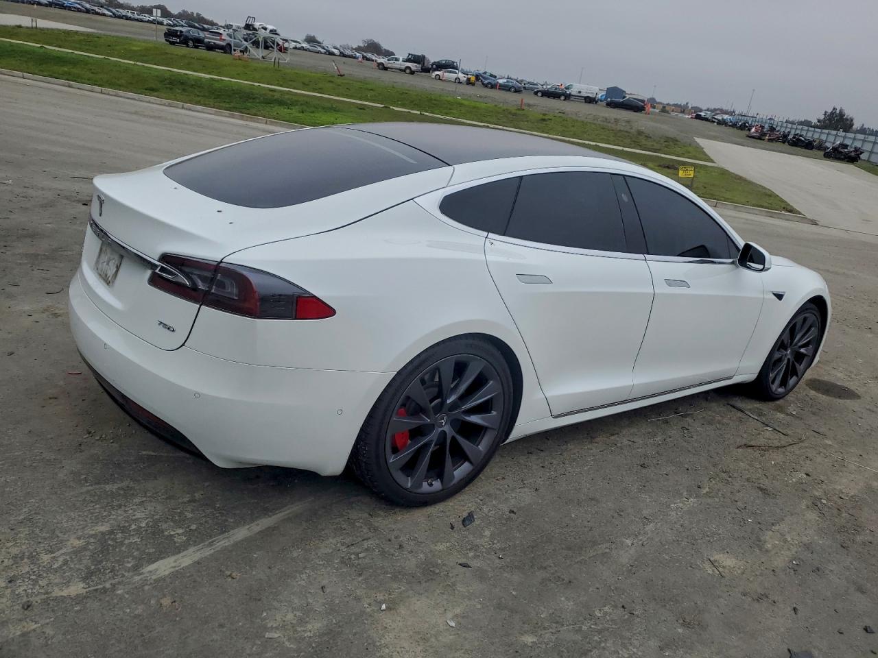 Tesla Model S Image 7