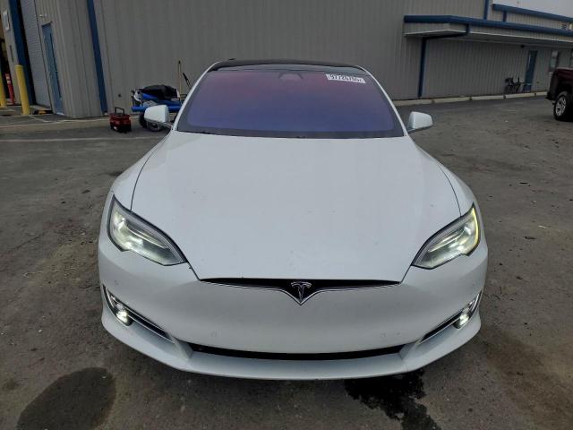 Tesla Model S Image 12