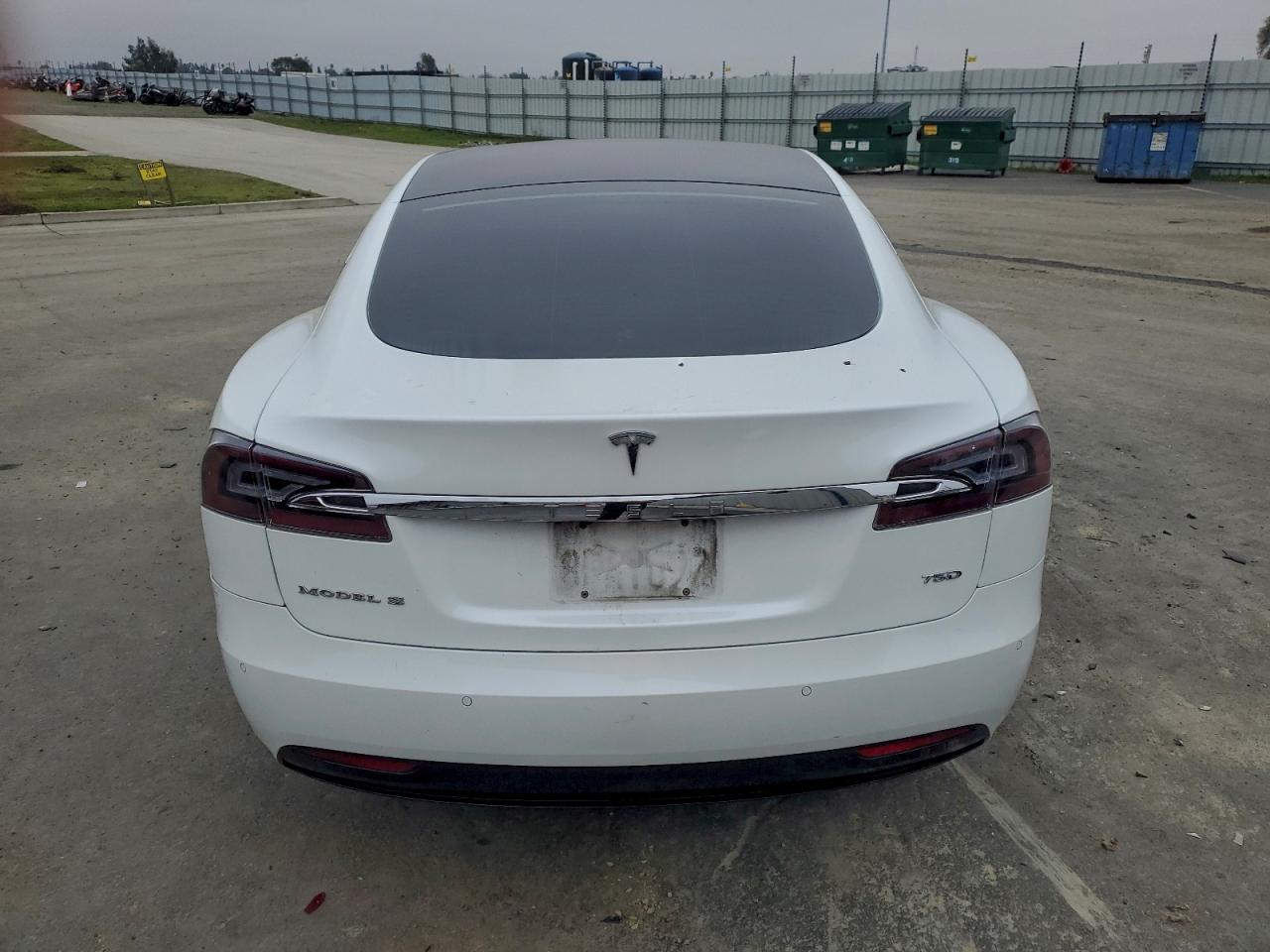 Tesla Model S Image 8
