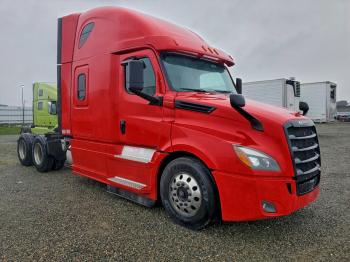  Salvage Freightliner Cascadia 1