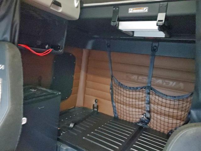 Freightliner Cascadia 1 Image 8