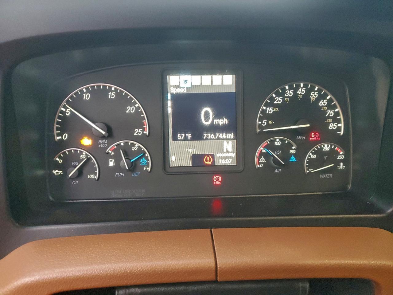 Freightliner Cascadia 1 Image 10