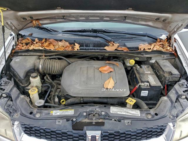 Dodge Caravan Crew Image 2