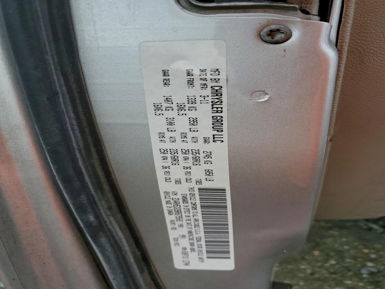 Dodge Caravan Crew Image 3