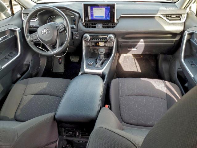 Toyota RAV4 Xle Image 13