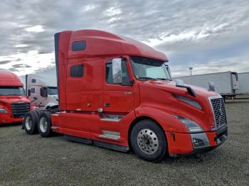  Salvage Volvo Vnl