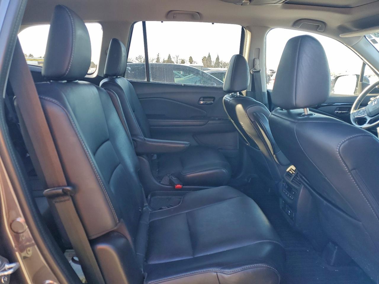 Honda Pilot Touring Image 7