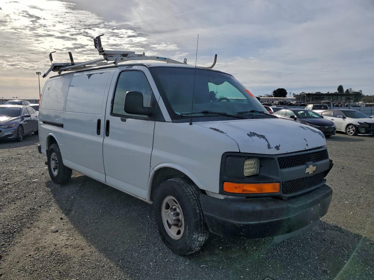 Chevrolet Express Image 9