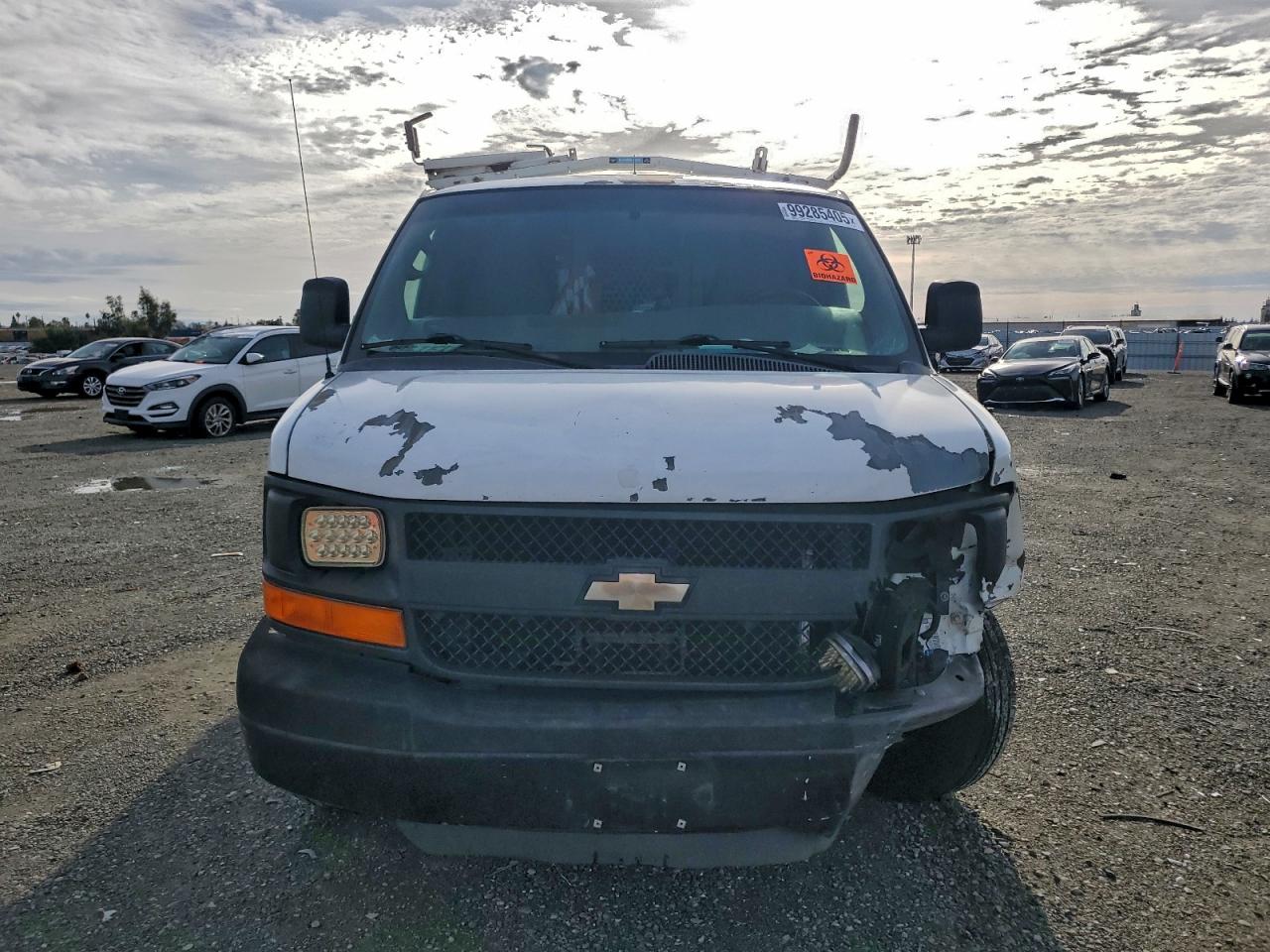 Chevrolet Express Image 13