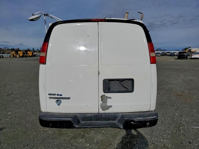 Chevrolet Express Image 12