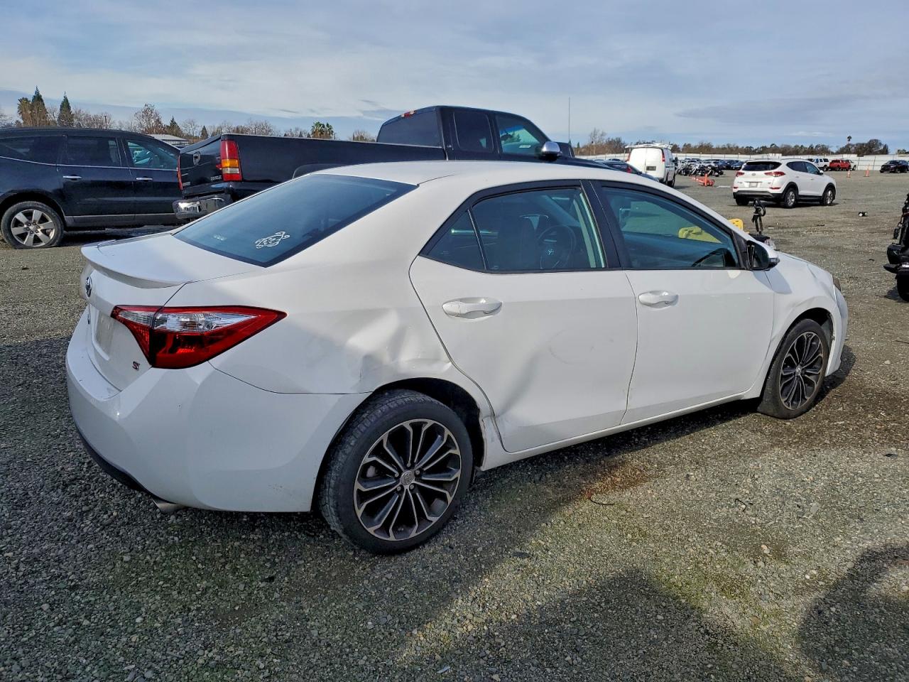 Toyota Corolla L Image 12