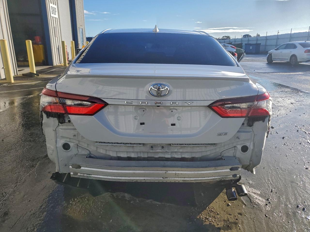 Toyota Camry Se Image 6