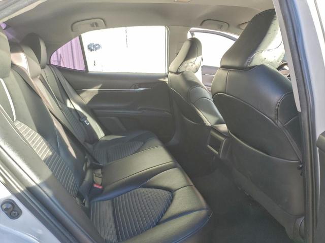 Toyota Camry Se Image 4