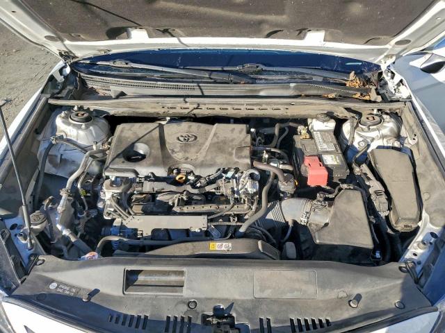 Toyota Camry Se Image 8