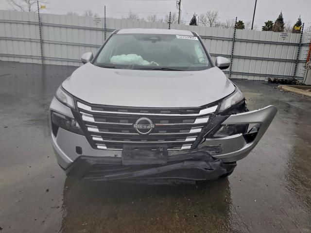 Nissan Rogue Sv Image 2