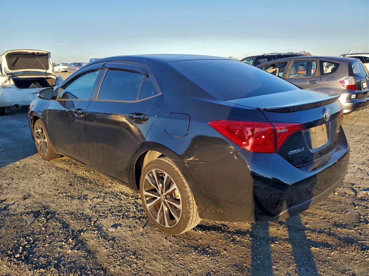 Toyota Corolla L Image 11