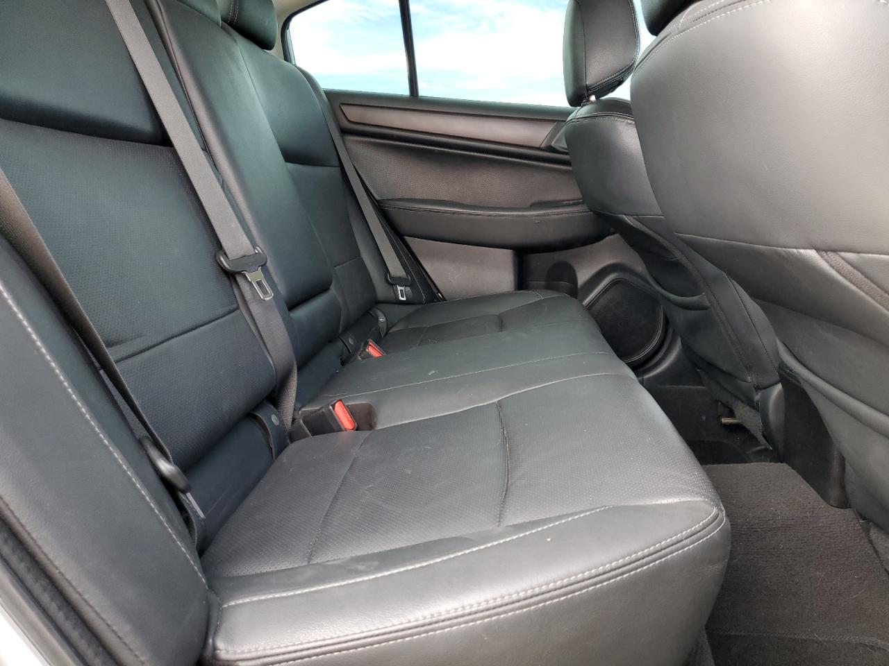 Subaru Legacy 2.5i Limited Image 10