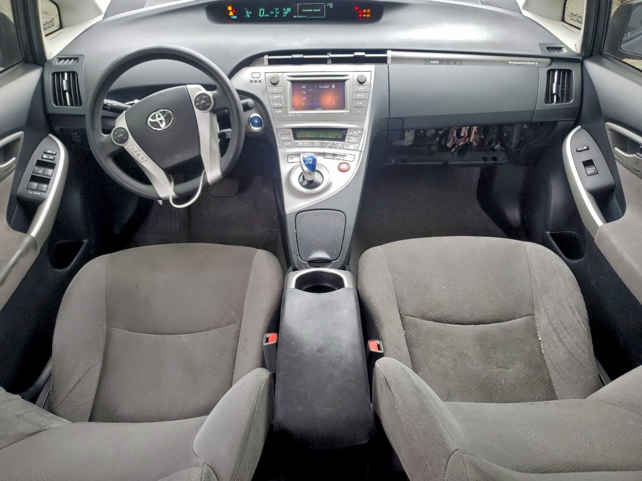 Toyota Prius Image 2