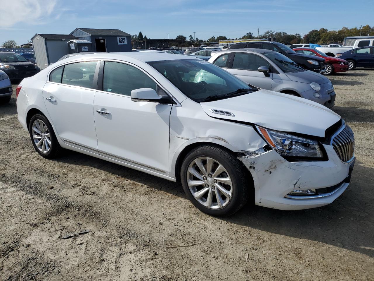 Buick LaCrosse Image 11