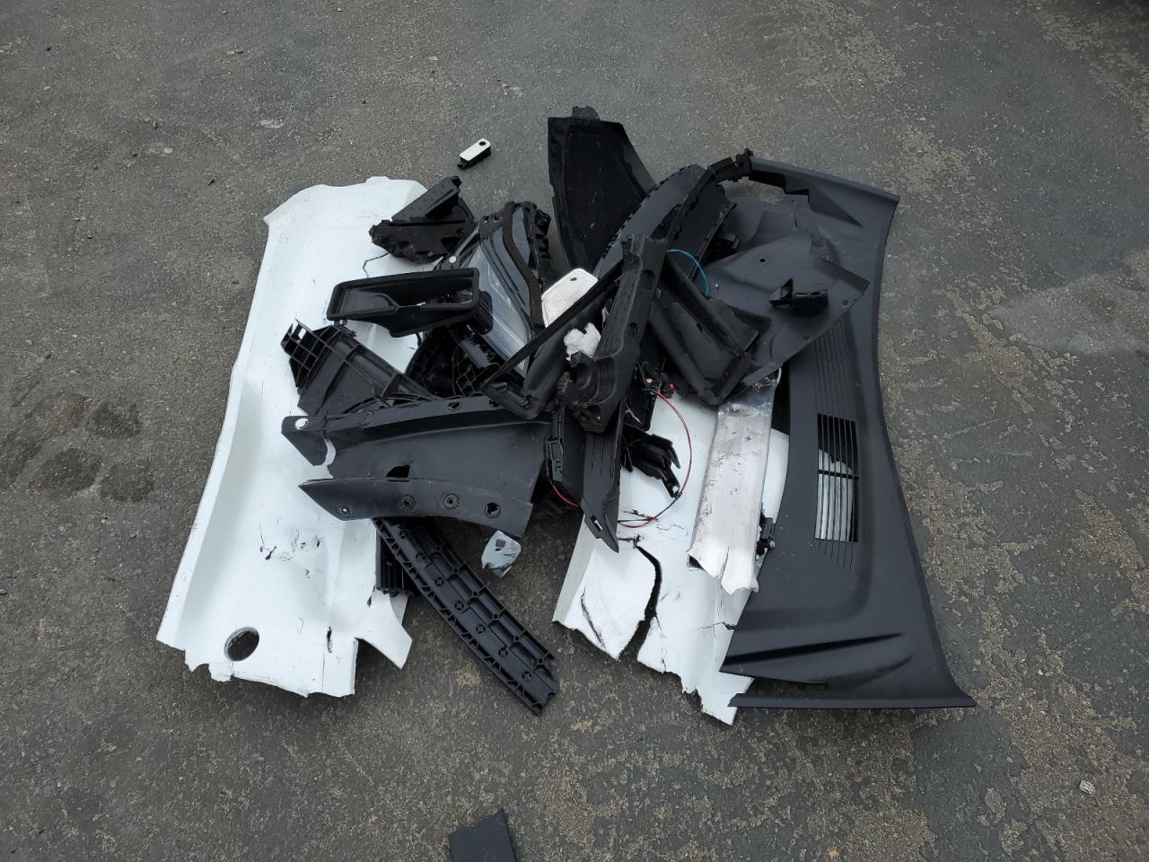 Tesla Model 3 Image 12