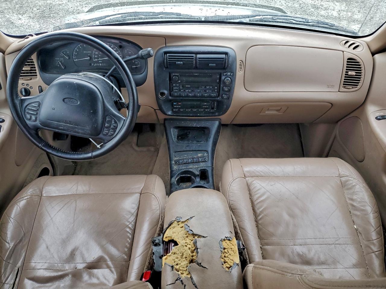 Ford Explorer Image 2