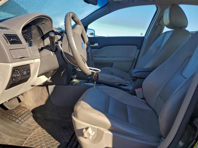 Ford Fusion Hybrid Image 3