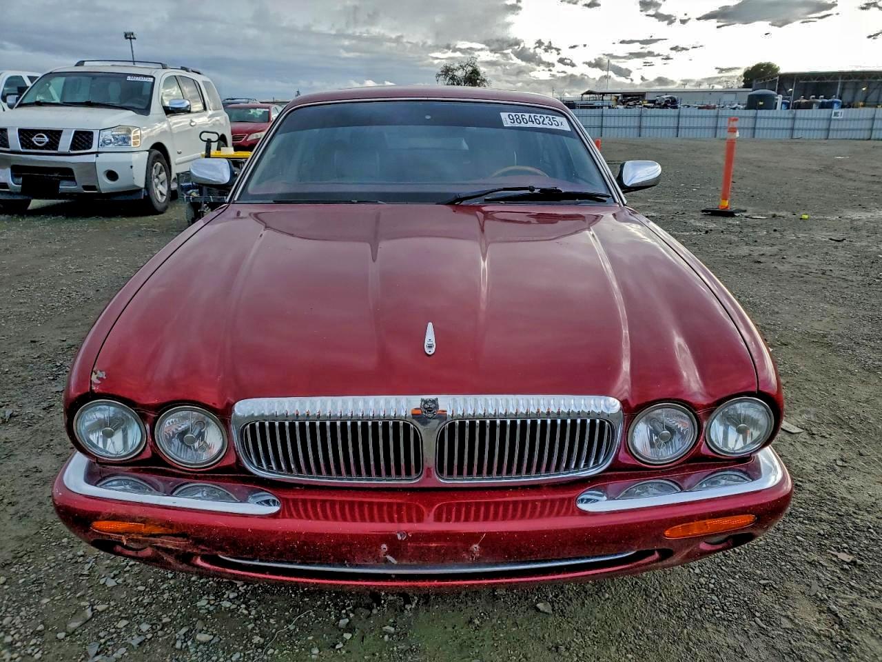 Jaguar XJ Image 5