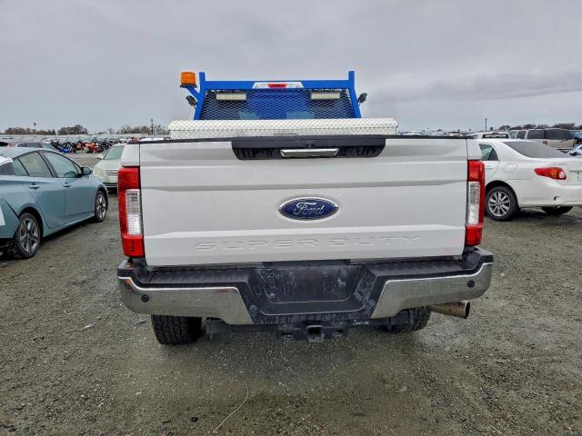Ford F-250 Super Duty Image 11
