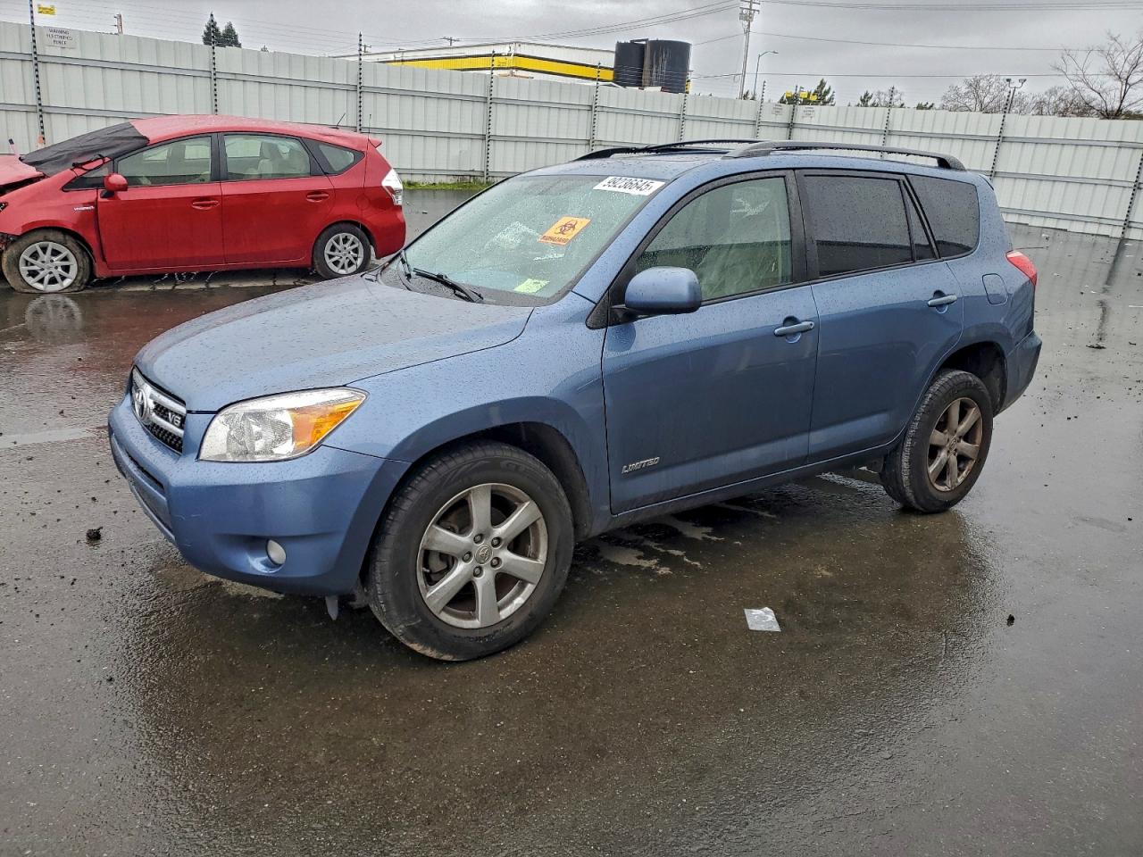 Toyota RAV4 Limited Image 1
