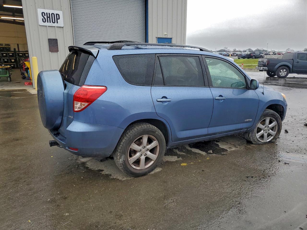 Toyota RAV4 Limited Image 5