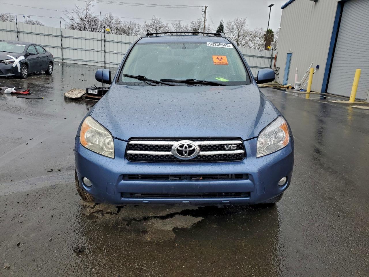 Toyota RAV4 Limited Image 9