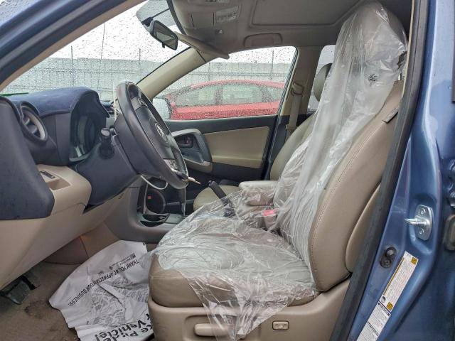 Toyota RAV4 Limited Image 3