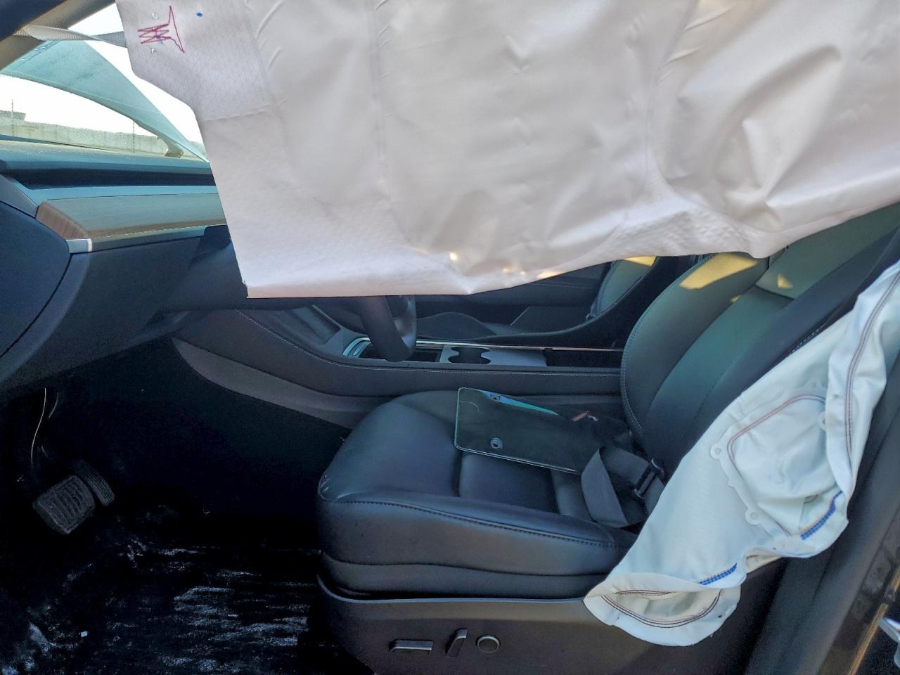 Tesla Model Y Image 10