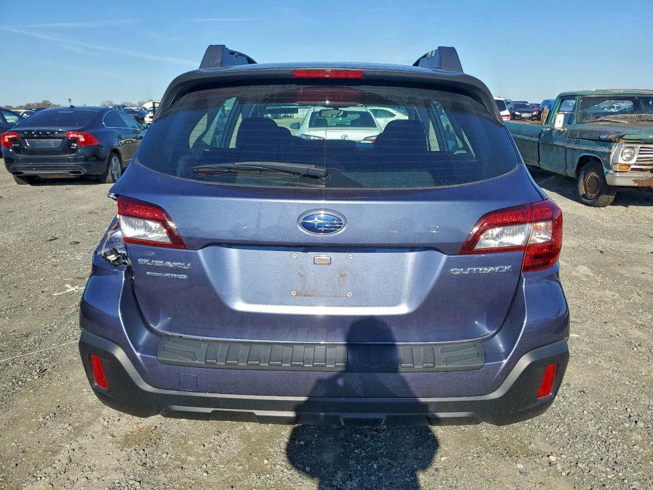 Subaru Outback 2.5i Image 2