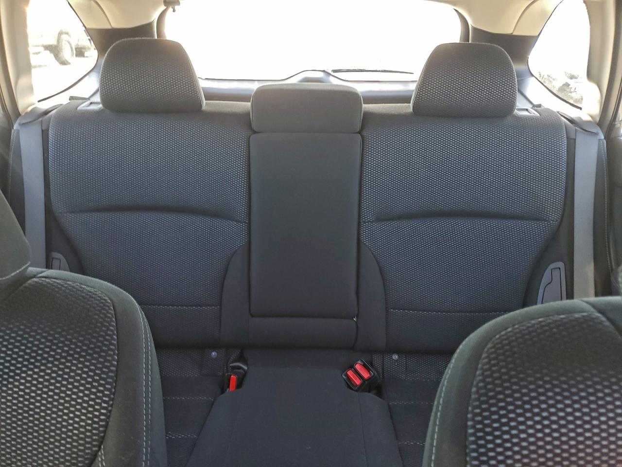 Subaru Outback 2.5i Image 8