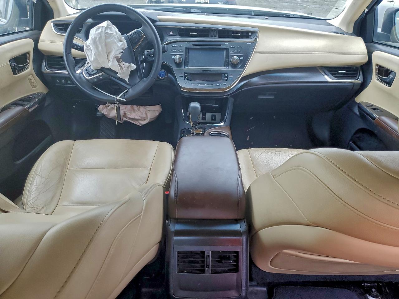 Toyota Avalon Hybrid Image 4