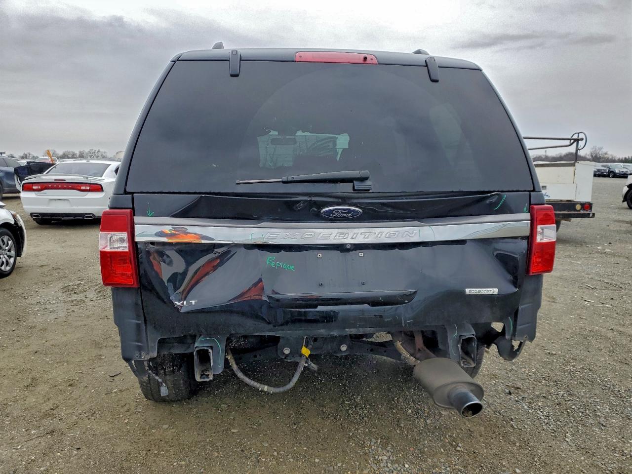 Ford Expedition Xlt Image 2