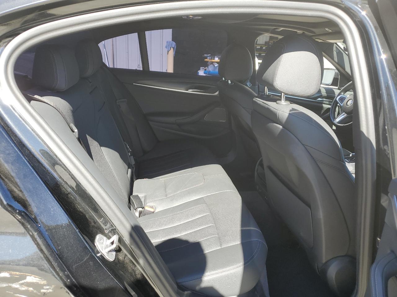 BMW 5 Series I Image 10